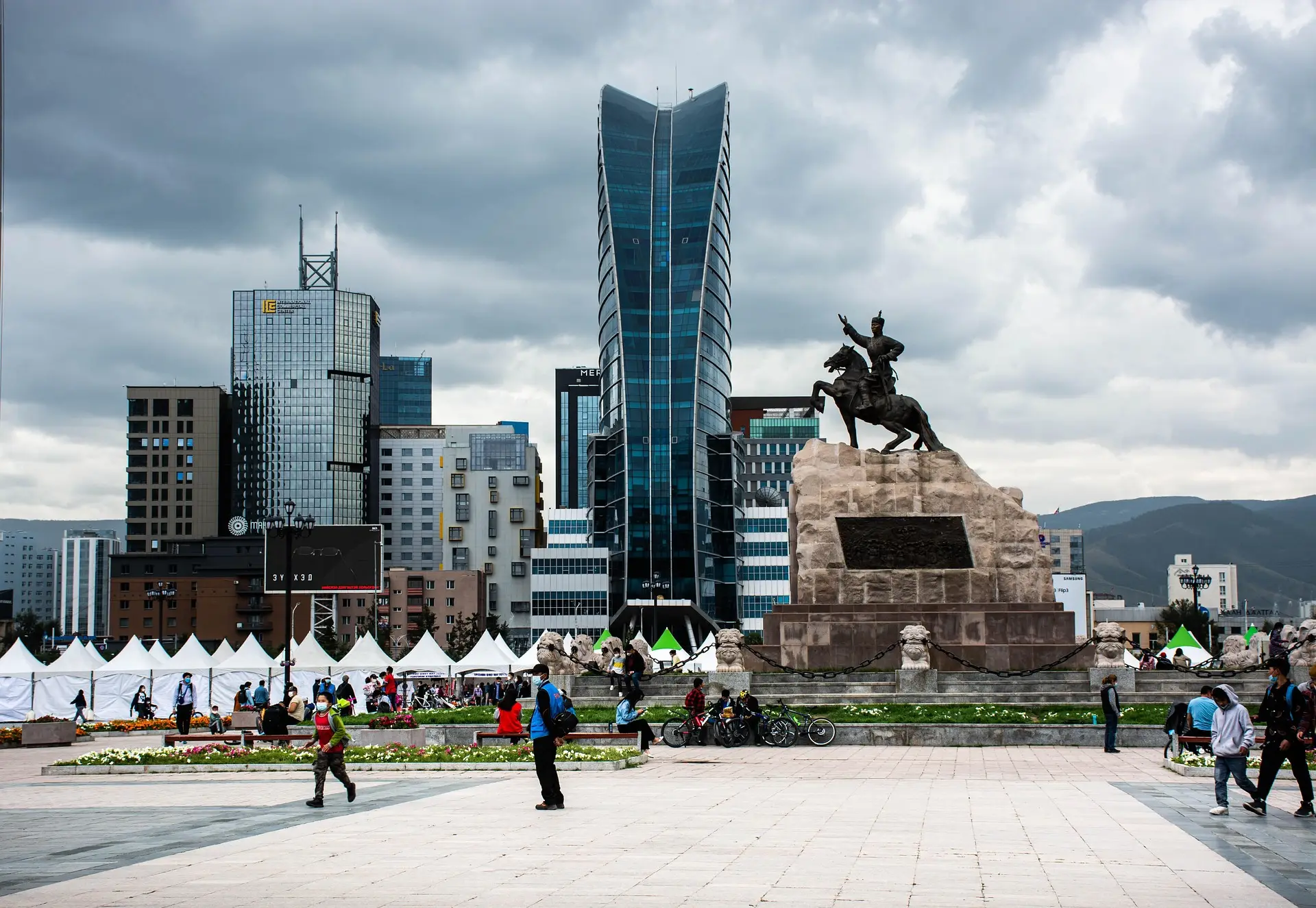 nyamdorj-monument-6623161_1920