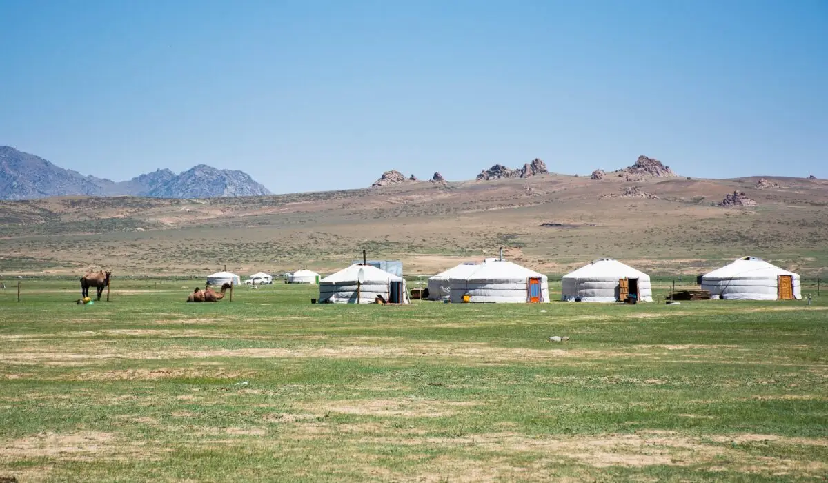 nyamdorj-yurts-7618127_1920